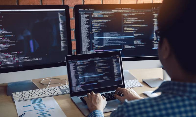 数据科学选型:R与Python如何赋能福泉市网站建设?